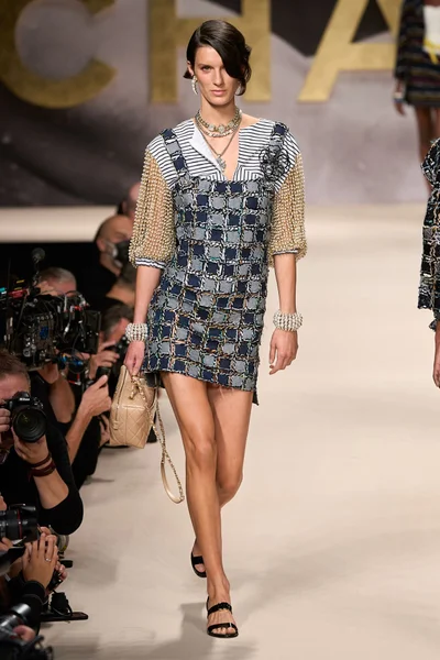Look 29